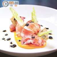 Butter Poached Lobster, Vanilla And Orange Butternut Squash, Fennel, Black Truffle Dressing $498（g）<br>波士頓龍蝦爽彈鮮甜，伴香軟南瓜，佐以由橙汁、南瓜蓉和雲呢拿混合而成的醬汁，配合菌香四溢的黑松露醬，香味很是誘人。