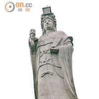 神像高達28.8米，是現存最高的天后像。