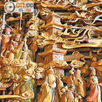馬祖天后宮全廟雕花精緻，雕畫也藏神話故事。