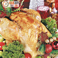 烤聖誕火雞配火雞汁<br>火雞烤得外脆內嫩，富濃郁肉香，是聖誕節必吃的佳餚。