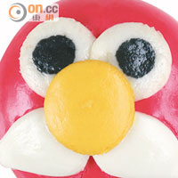 冬日限定的人氣Elmo照燒雞包，又點捨得放入口？¥450（約HK$29）。