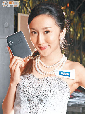 WD My Passport Wireless備有1TB及2TB版本，售價分別是$1,599及$1,999。