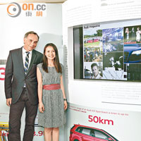 Audi香港董事總經理Reinhold Carl及高級傳訊及公共關係經理朱頎章小姐向傳媒介紹全新《Audi Magazine應用程式》，讓Audi與車主及車迷距離拉得更近。