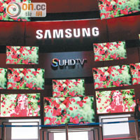 一如以往，Samsung喺會場整咗個大型TV Wall，遠遠都睇到。