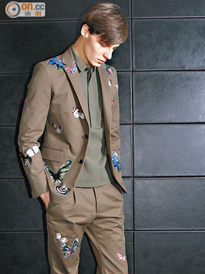 綠色Camubutterfly Blazer & Pants $47,500<br>綠色Knit Polo Shirt $10,800