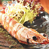 鹽燒大蝦 $88/2隻<br>每隻海蝦足有6至8吋長，蝦肉彈牙，活口大蝦只需用海鹽輕輕調味，已經鮮味十足。