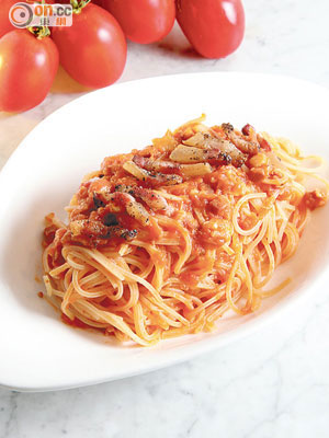 Amatriciana con Spaghetti Semola al Volo $138<br>品牌Verrigni有過百年歷史，餡料有櫻桃番茄和風乾豬臉肉，簡單而惹味。