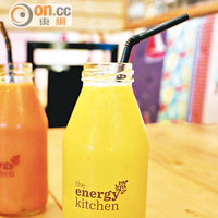 橙薑汁由4種蔬果混和而成，當中包括橙、薑、檸檬和紅蘿蔔，BND 6.5（約HK$36.4）。