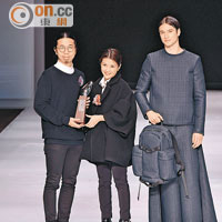 早前在「香港青年時裝設計家創作表演賽」獲獎，曾繁宇坦言該獎項對他鼓勵甚大。
