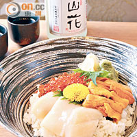 北海道丼定食 $250（午市） <BR>選用日本山形縣米，米粒圓渾、煙韌軟糯，配合來自北海道的馬糞海膽、帶子和魚籽，3種鮮味在口中爆發。