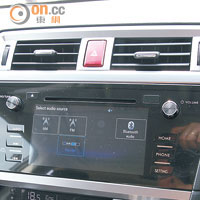 重新設計的中控台加入觸控式屏幕，方便選控音響等配備。