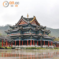 南天佛國是紀念惠能大師涅槃1301年的建築。