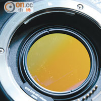 天文攝影的相機均拆除了低通濾鏡，並加入適合香港使用的防光害濾鏡。