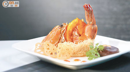 香檳焗大蝦皇 $268<br>煎香了的泰國大蝦伴以香檳及番茄醬調味的濃汁，喚醒味蕾。
