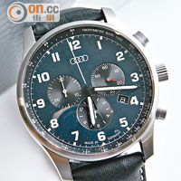 Chronograph Black Night<br>直徑42mm的石英錶面以不銹鋼製錶殼包圍，黑色錶盤上有Audi的四環廠徽及採用三圈計時設計，搭配高級皮革製錶帶，成功男士必備。售價：$2,918