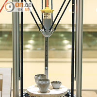 《Binary Pottery位元陶》<br>以3D印刷機印製陶瓷品，是台灣衍象設計的作品，為傳統工藝品帶來新面貌。