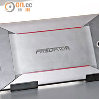 Predator Tablet機背棱角設計配以金屬物料，好有型！