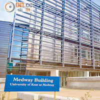 大學另一校區設於Medway，設有音樂及設計工作室、排練室、圖書館等，不少建築物更曾獲建築設計獎。