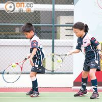 多項運動可供小朋友試玩，網球是其中一項。