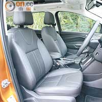 全車座椅屬原廠高級皮革製，駕駛席更追加10段式電控調校功能。