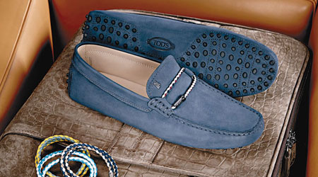 皮革及皮繩細節也可以自選顏色，打造獨一無二的鞋履。