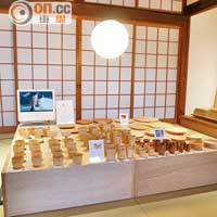 到訪之時，正在展出北海道高橋工藝出品的木造器皿。