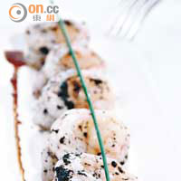 黑松露醬鮮蝦球 $148<br>海蝦去殼後泡油，加入意大利黑松露醬快炒上碟，黑松露醬分量適中，提升了海蝦的鮮味。