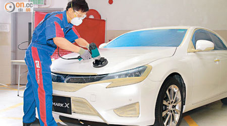 豐田代理新推出的玻璃塗膜保護層服務，可協助車主確保座駕漆面時刻光潔如新，減省護理時間。