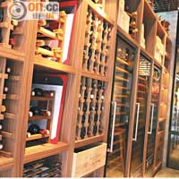 法國Wine Bar特點之一是藏酒量夠多，而店內的小酒窖可收納750瓶葡萄酒，提供不同款式的紅酒、白酒、玫瑰紅酒和香檳。
