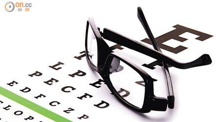 隨着科技發達及生活習慣改變，愈來愈多人要戴眼鏡，或需要矯正視力，帶動對視光師的需求。