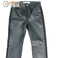 McQ Leather 長褲 $7,599（D）