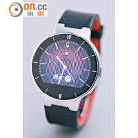 OneTouch Watch備有1.22吋240×204解像度篤芒，屏幕下方為輕觸返回鍵。售價：$1,199