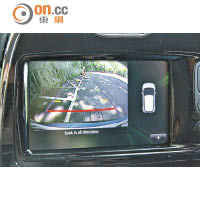 中控台輕觸式屏幕可與泊車鏡頭連線。