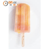 金巴利香橙 $20（e）<br>這款「十八禁」的雪條加入了金巴利酒，又用新鮮的日本西柚和橙榨汁混合製成冰條，果味濃郁。