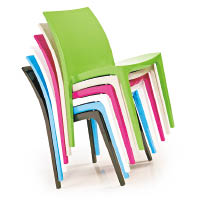顏色多樣的椅子生氣活潑，備有黑、白、桃紅、青綠和淺藍 5 種色選擇。Allibert Sento Chair $675/張 （d）