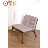 Blu Dot Wicket Lounge Chair<br>以軟墊包裹，十分舒服，很適合用來作閱讀椅。$6,280