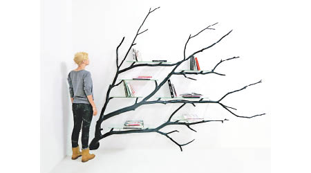 Bilbao（Tree Shelf）<br>香港不時出現塌樹事件，卻有誰會像Sebastian 一樣，把枯枝變成書架！