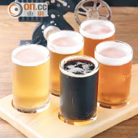 Beer Platter $220<br>餐廳會定期轉換5款由淡至濃的手工啤酒作配，可以一次過試多幾款啤酒。