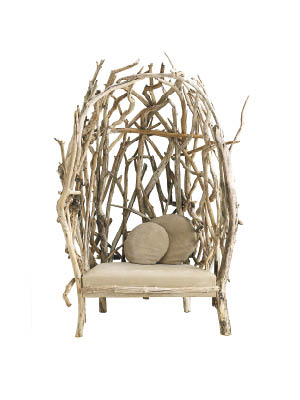 Wingback Chair Louis Crusoe<br>椅上附有兩個石頭形Cushion，極具原始味道。