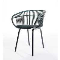Stem Chair<br>椅背及扶手由26條鋁枝組成，每一條都有獨特的弧度，接合過程完全不需要焊接，鳥籠般的形狀具有時尚感。