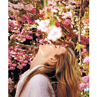 MARELLA × Karlie Kloss櫻花樹下