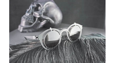 黑色鏡框×灰色鏡片太陽眼鏡 $5,650
