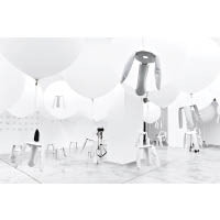 在2011年米蘭設計周，Zieta用多個氣球吊起PLOPP椅子，展示FiDU金屬家具系列有多輕巧。