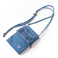 藍色Pouch Bag $240