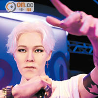 人氣爆燈的G-Dragon，無論紋身或髮飾都像真度極高！