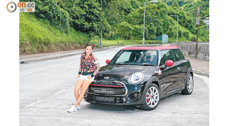 今次就由鄧穎詩一試呢部MINI JCW有幾辣先！售價：$479,800起