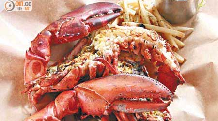 The Whole Lobster $288<br>龍蝦蒸至8成熟再燒烤，新鮮的龍蝦肉毋須加入任何調味，一咬即滲出鮮甜肉汁，且爽口彈牙。
