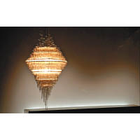 Blass 500<br>曾於2012年米蘭國際家具展展示的作品，由500支玻璃管搭出雕塑似的外觀。