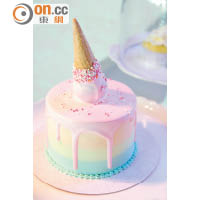 Uni Cone $600/1磅<br>反轉的雪糕筒內裏其實是海綿蛋糕，共有8款口味，包括朱古力、香蕉、綠茶等，推出至今深受藝人追捧。