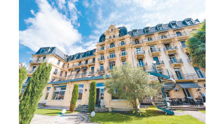 Hotel Institute Montreux最近新增奢侈品管理課程，更邀請了奢侈品品牌資深管理層擔任客席導師。